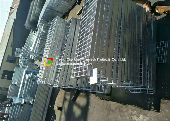Geschweißtes gezacktes Stahlstangen-Gitter, verschiedene Größe galvanisierte Stahl Gitter